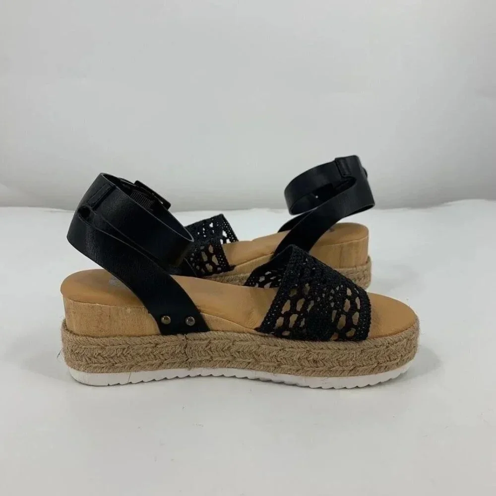 Journee Collection‎ Women's Comfort Foam Lizette Sandals Size 6.5 NWOB